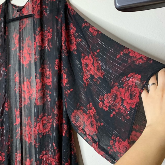 Torrid black floral sheer metallic flowy kimono - Picture 5 of 9